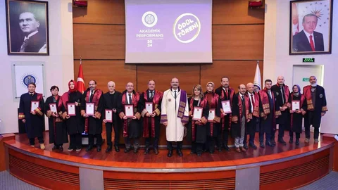 Atatürk Üniversitesi'nde Ödül Töreni Düzenlendi