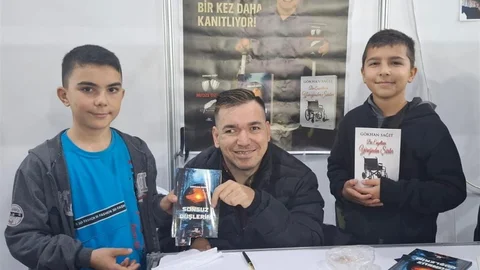 Engelsiz Yazar Gökhan Sağıt Denizli'de Okuyucularıyla Buluştu