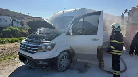 Antakya'da Minibüste Yangın Çıktı