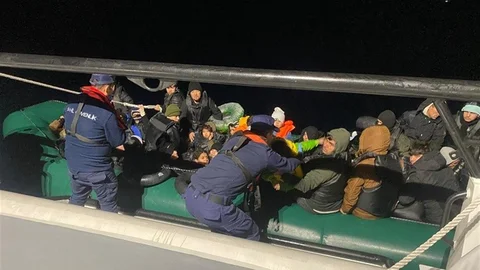 İzmir'de 50 Düzensiz Göçmen Yakalandı