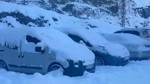 Hakkari'de Dondurucu Soğuklar Başladı