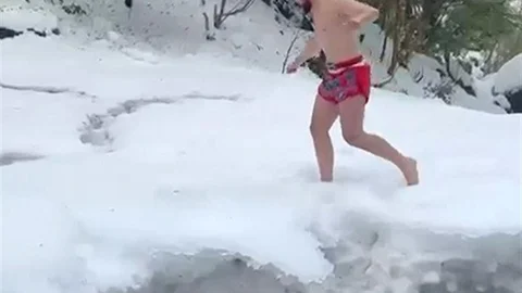 Düzce'de Şelalede Antrenman Yapan Fenomen