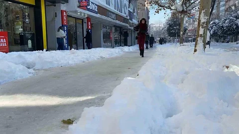 Bolu'da Buzlu Yollar Sorun Yarattı