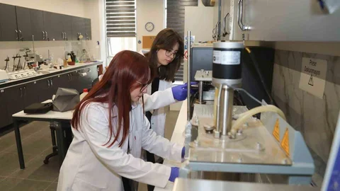 Bursa'da BTÜ Öğrencileri Uçak Projesi Üretiyor