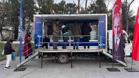 Bursa'da Öğrencilere Sıcak Çorba İkramı