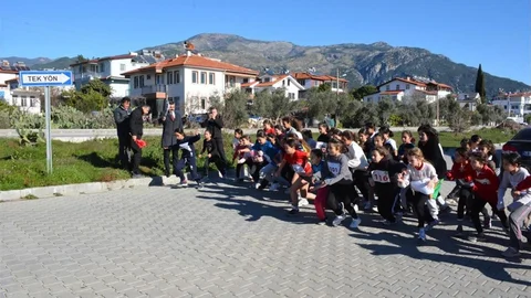 Köyceğiz'de Atatürk Yol Koşusu Gerçekleştirildi