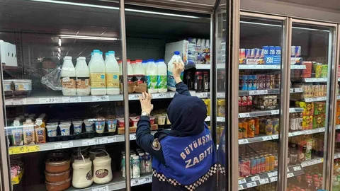 Kocaeli'de Tarihi Geçmiş Ürünler İmha Edildi