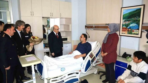Yalova'daki Yaralı Polis Ziyareti