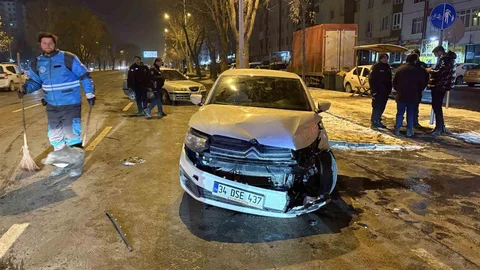 Kayseri'de Trafik Kazası: 3 Yaralı