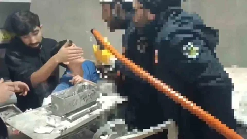 Şanlıurfa'da Çocuk Hamur Makinesine Sıkıştı