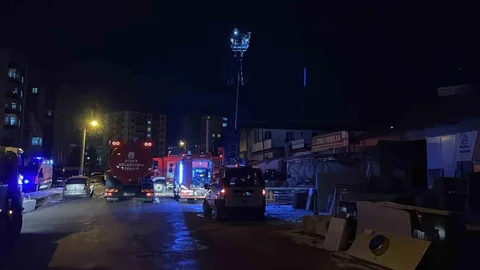 Sivas'ta Mobilya İmalathanesinde Yangın Çıktı