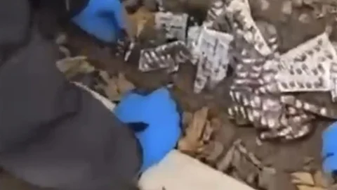 İzmir'de Bahçeden Uyuşturucu Hap Çıktı