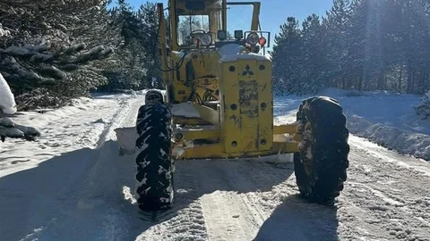 Karabük'te Köy Yollarında Yoğun Çalışma