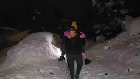 Engelli Anne ve Kızı Kurtarıldı