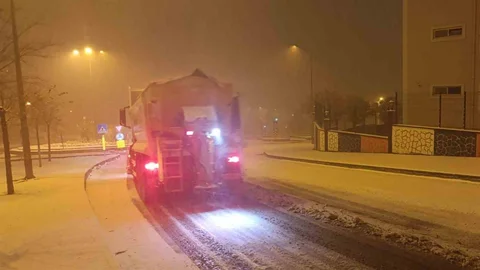 Kahramanmaraş’ta Karla Mücadele Çalışmaları Devam Ediyor