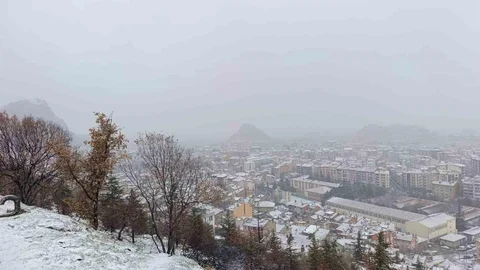 Afyonkarahisar'da Kar Yağışı Etkili Oldu
