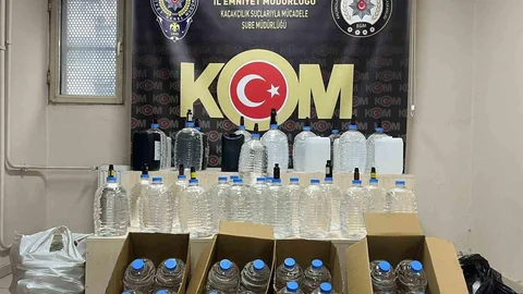 İzmir'de Kaçak İçki Operasyonu