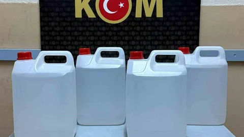 Polis, Afyonkarahisar'da Kaçak Alkol Ele Geçirdi
