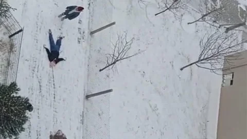 Malatya'da Kar Yağışı Çocukları Sevindirdi