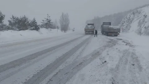 Tokat-Sivas Yolunda Kar Engel Oluyor