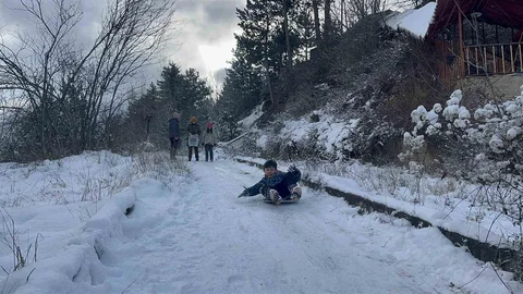 Kastamonu'da Çocuklar Karda Eğlendi