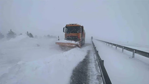 Sivas’ta Kar Yağışı Ulaşımı Olumsuz Etkiledi