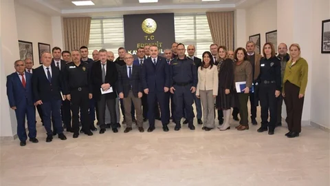 Edremit'te İdare Şube Başkanları Toplantısı