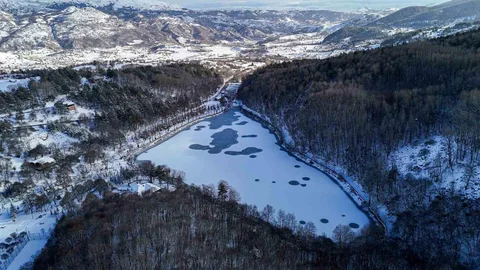 Karagöl Tabiat Parkı Kış Manzarasıyla Büyülüyor