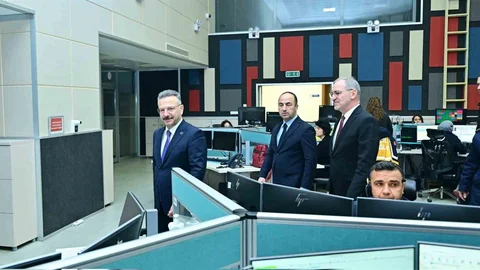 Eskişehir'de Acil Çağrı Merkezi Personeline Kutlama