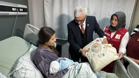 Adana'da Yılın İlk Bebeği Atlas Dünyaya Geldi