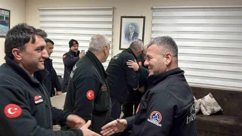 Düzce'de İtfaiyeciler Yeni Yıla Görevde Girdi