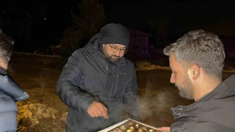 Düzce'de Gazetecilerden Polislere Sürpriz