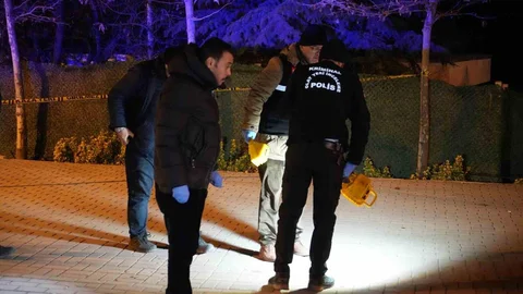 Kırıkkale'de Polis Memuru Bıçakla Yaralandı
