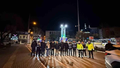 Gemlik'te Protokol Üyeleri Yeni Yıla Girdi