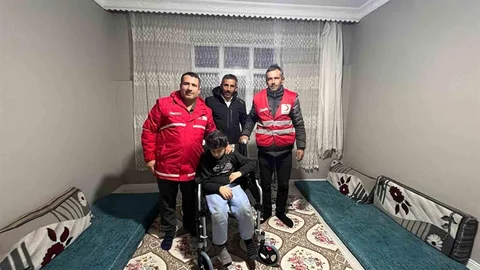 Kızılay'dan Engellilere Tekerlekli Sandalye Desteği