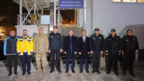 Bayburt'ta Vali Eldivan Yeni Yıla Güvenlik Güçleriyle Girdi