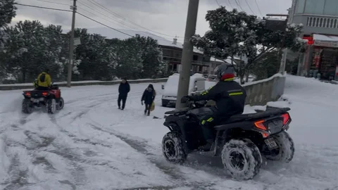 Bursa Beyazlara Büründü, Kar Yağışı Sürpriz Yaptı
