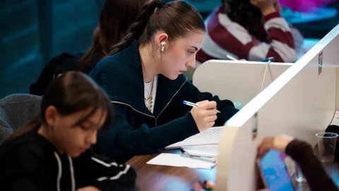 Kocaeli Kütüphanesi 1 Yılda 478 Bin Ziyaretçi Ağırladı