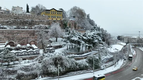 Bursa Yeni Yıla Karla Girdi