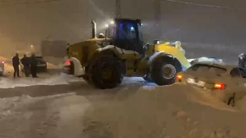 Muş'ta Kar Yağışı 345 Yolun Kapanmasına Neden Oldu