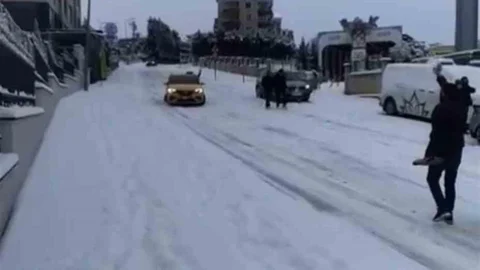 Bursa'da Buzlu Yolda Kaza Yaşandı