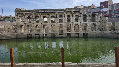 Binlerce Yıllık Roma Hamamı Ziyaretçilerini Bekliyor