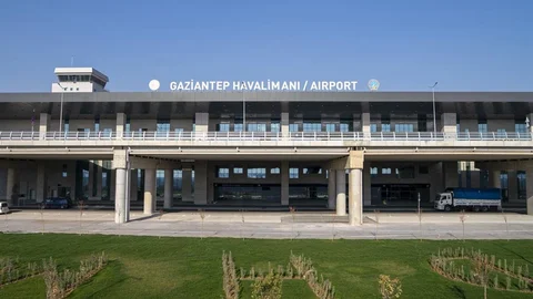 Gaziantep'te Havalimanı'nda Uçuşlar Yeniden Başladı
