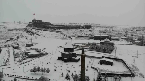 Kars'ta Kar Yağışı Etkili Oldu