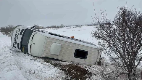 Elazığ’da Minibüs Devrildi, 9 Yaralı