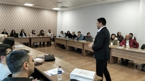 Kütahya'da Rehber Öğretmenlere Eğitim Verildi