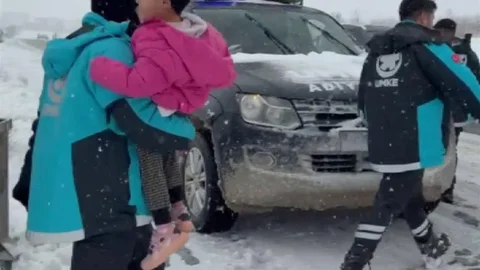 Adıyaman'da UMKE Karlı Yolları Aşıyor