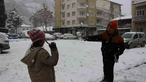 Amasya'da Kar Yağışı Eğitime Ara Verdi
