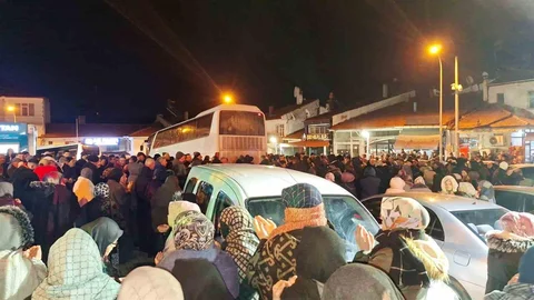 Hisarcık ve Emet'ten Umre Kafilesi Uğurlandı