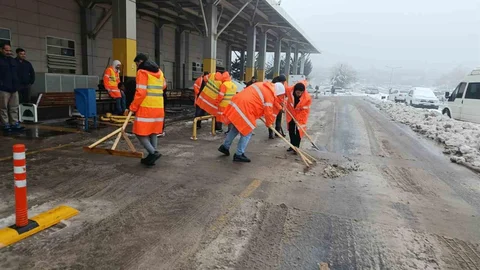 Şanlıurfa’da Kar Temizliği Devam Ediyor
